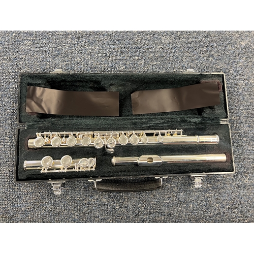 Used Yamaha YFL-221 Flute With Case
